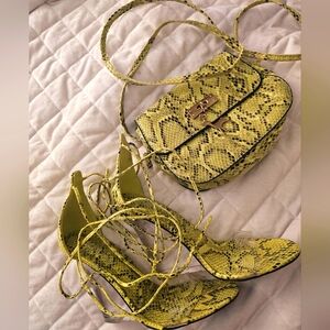 Super cute!!! Lime green faux snake skin wrap around wedges and purse to match